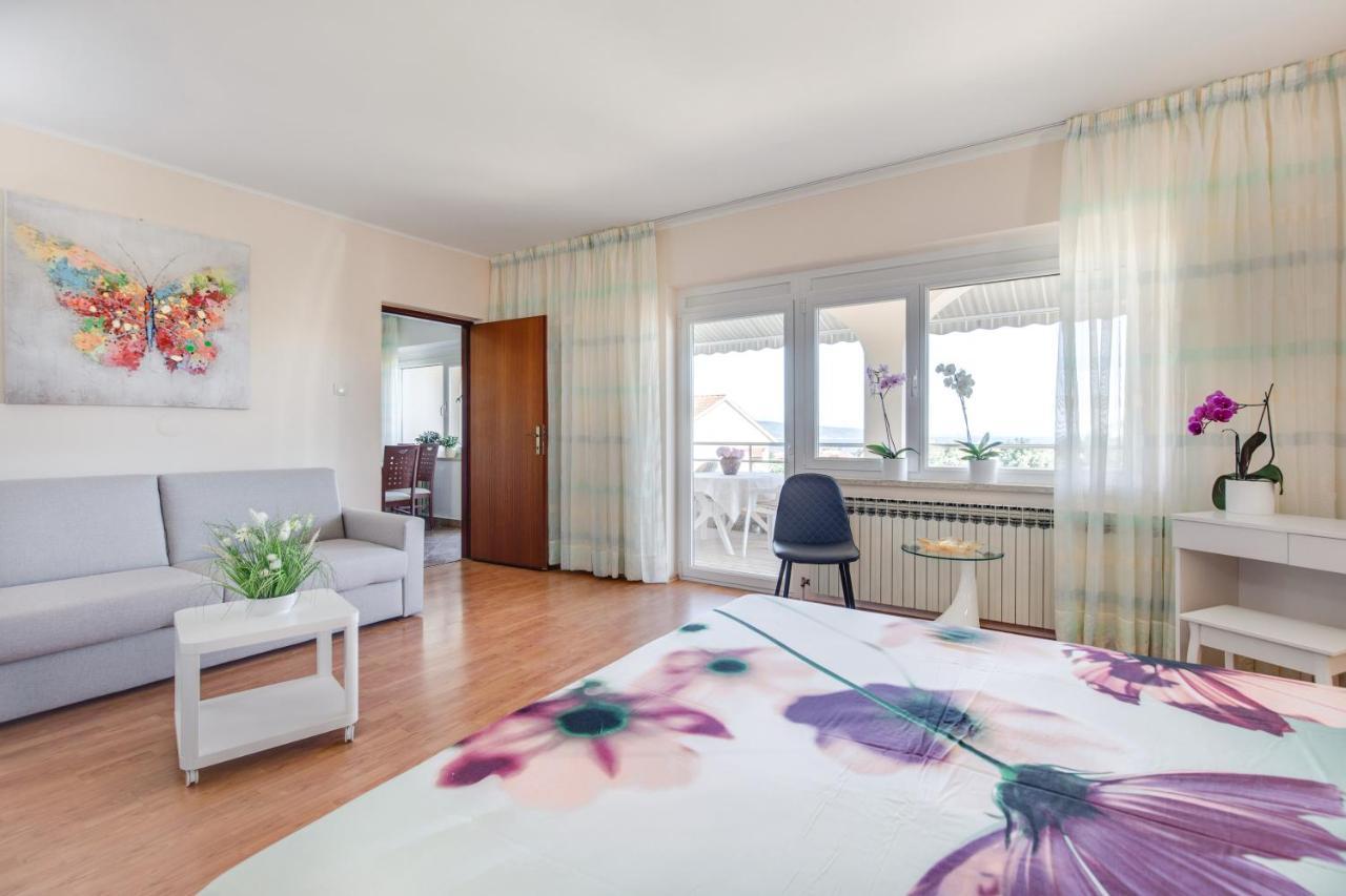 Apartmani Paradiso Krk Town Luaran gambar