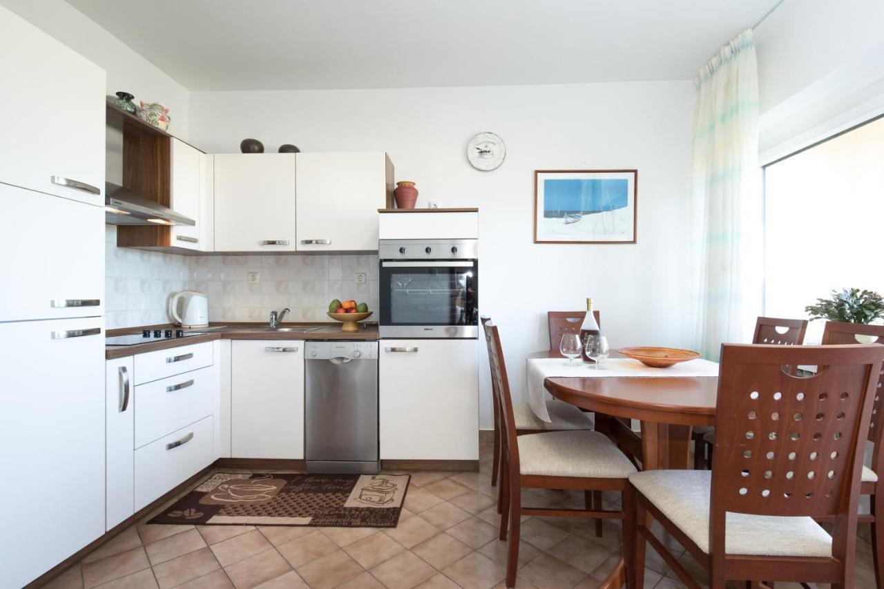 Apartmani Paradiso Krk Town Luaran gambar