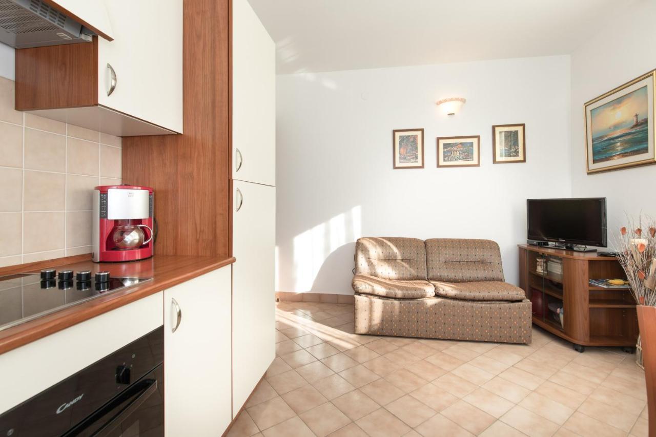 Apartmani Paradiso Krk Town Luaran gambar